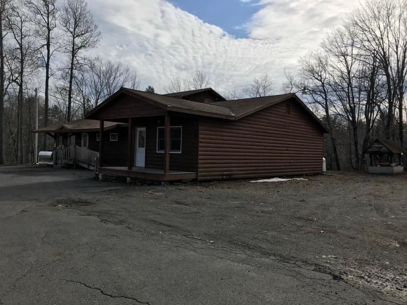 94 Main Rd, Abbot, ME 04406